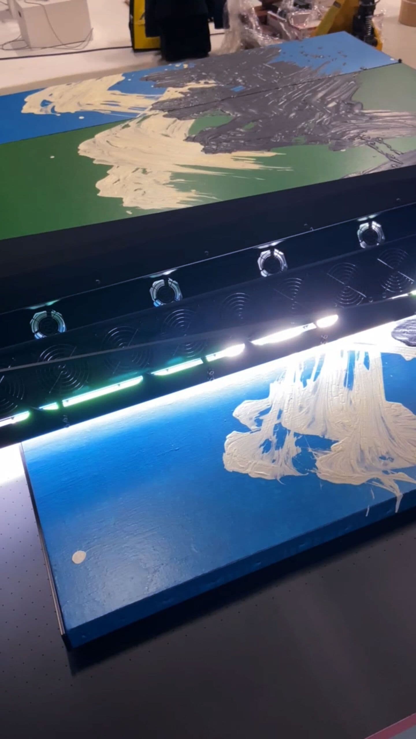 Scanning a large artwork